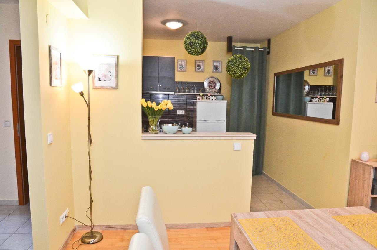 Happy Apartman Hajdúszoboszló Exteriör bild